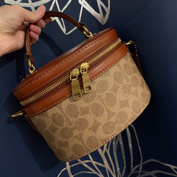 Coach Handbags - 💫Rare💫 Coach Trail bag in signature canvas